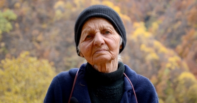 „ბებერსაც უნდა ჭამა, სმა და არსებობა“ - 90 წლის თეკლე ბადრიშვილის ვიდეობლოგი