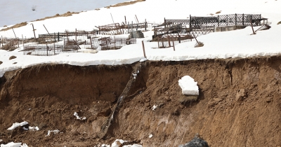 რუსეთის გზის ფასი: ამოყრილი საფლავები, დაღუპული მუშები და დანგრეული ძეგლები